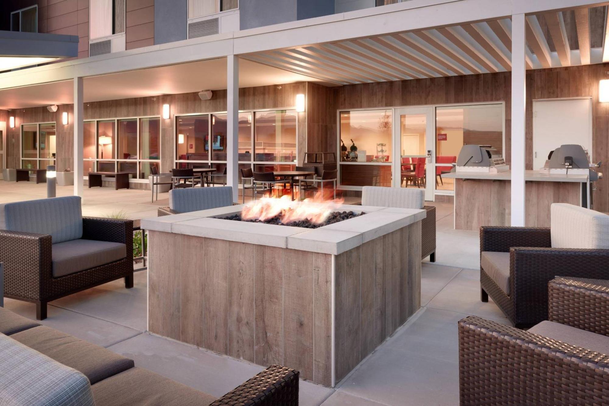 Towneplace Suites By Marriott Salt Lake City Дрейпър Екстериор снимка
